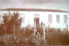 Φωτογραφία από το παλιό Δημοτικό Σχολείο της κοινότητας Λευκόβρυσης